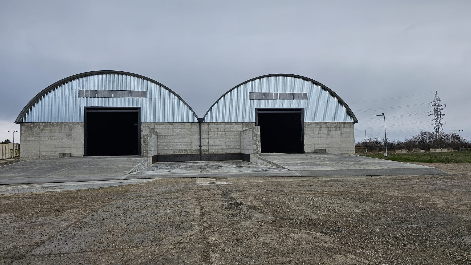 hala semirotunda tataranu